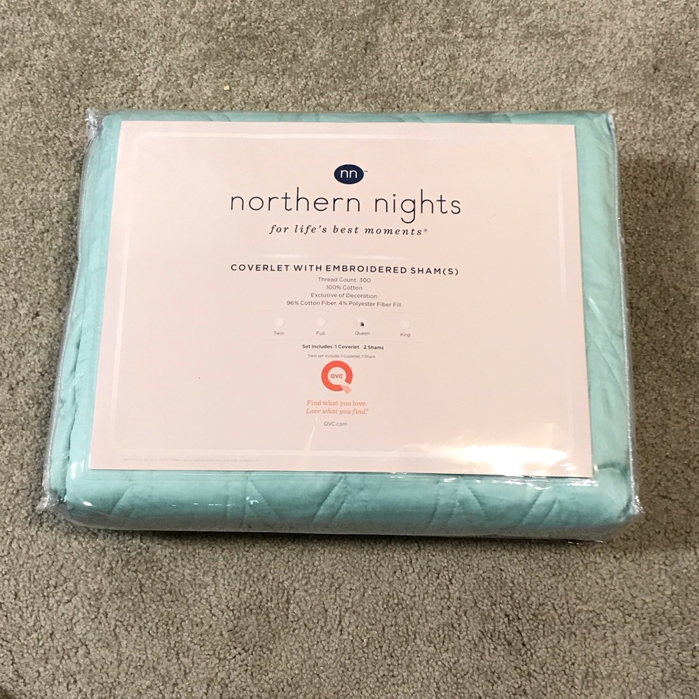 NWT QVC Northern Nights quilted coverlet with embroidered shams - green - queen